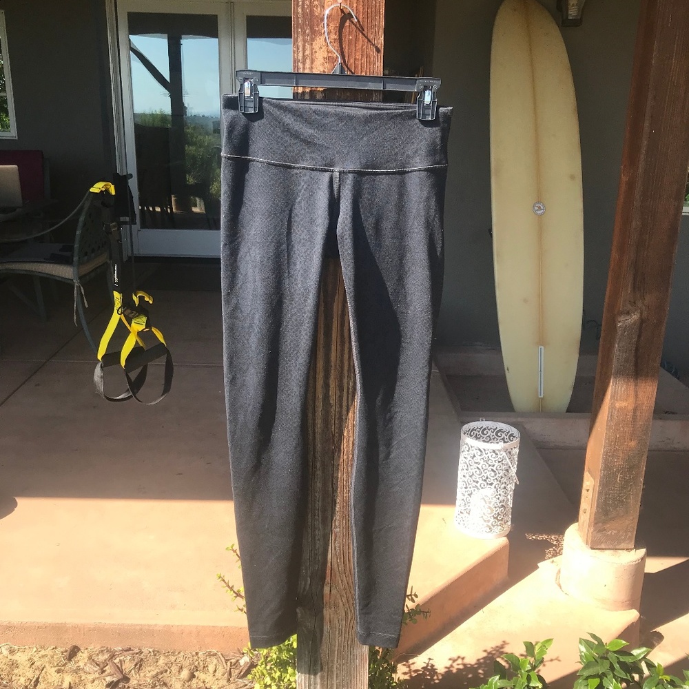 Grey Lulu Lemon Leggings! Size 6